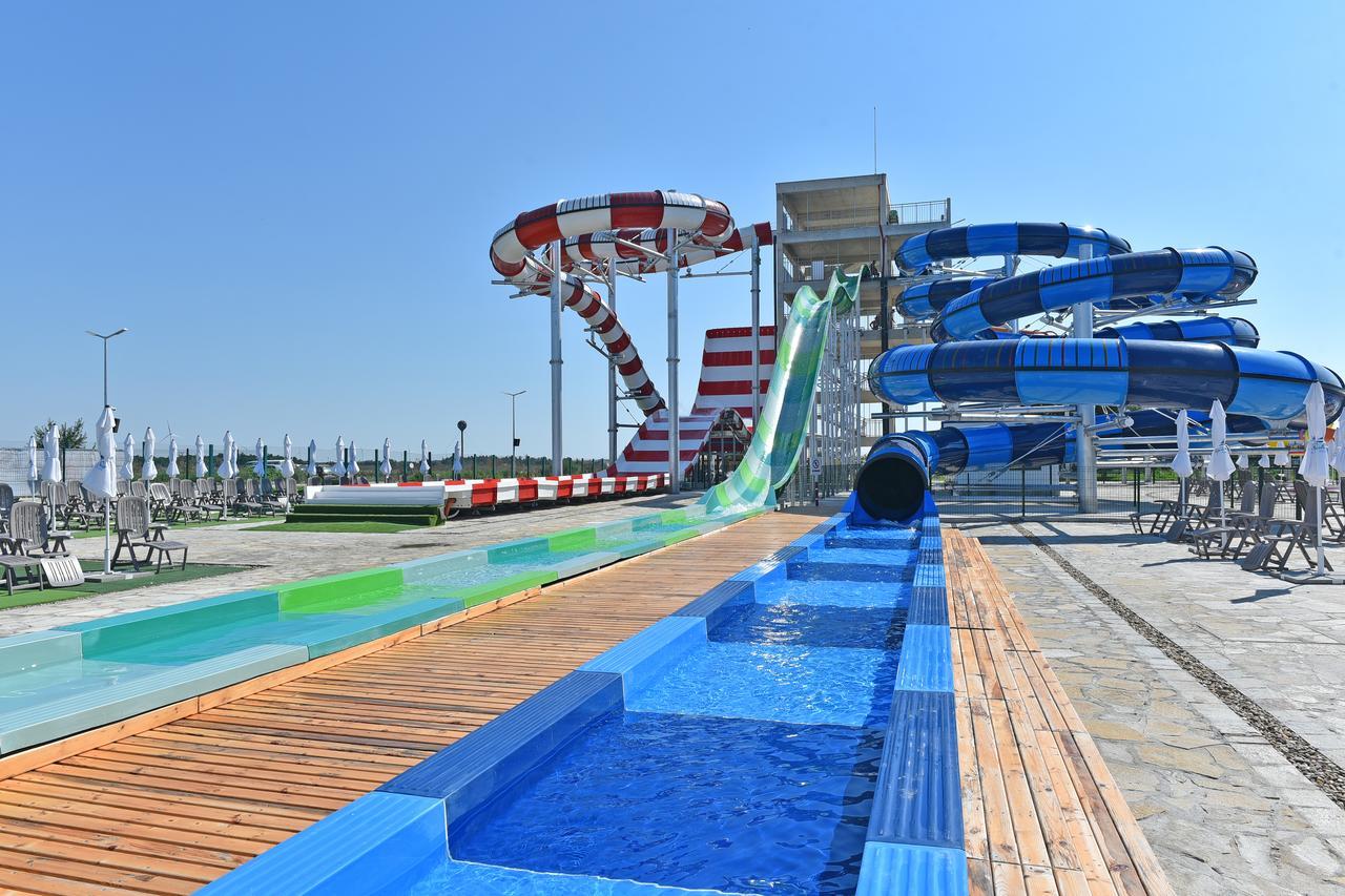 Topola Skies Resort & Aquapark Kavarna Eksteriør bilde